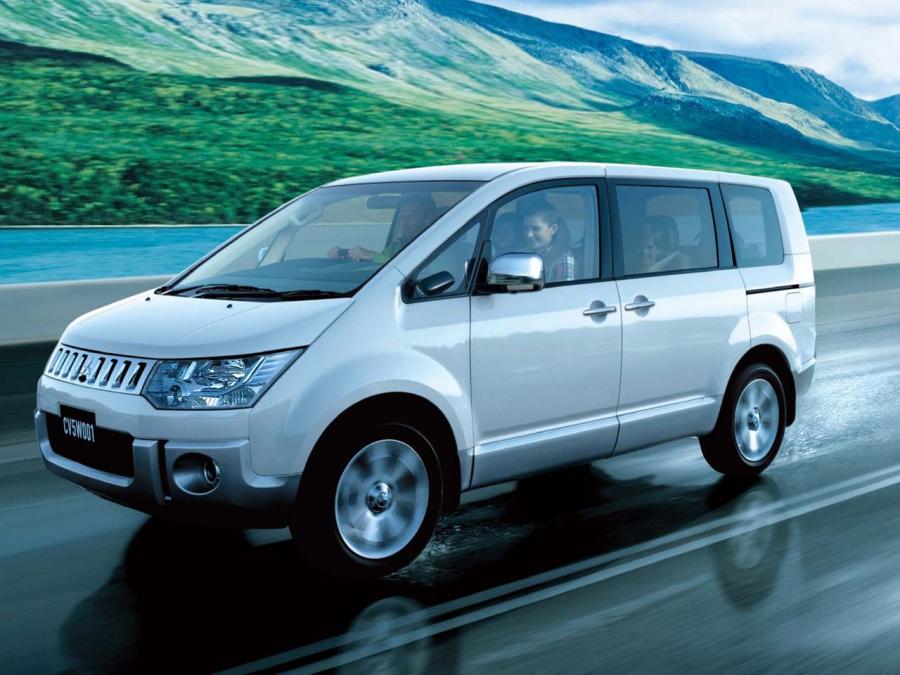  Mitsubishi Delica D:5 2007 года  (фото 22 из 31)